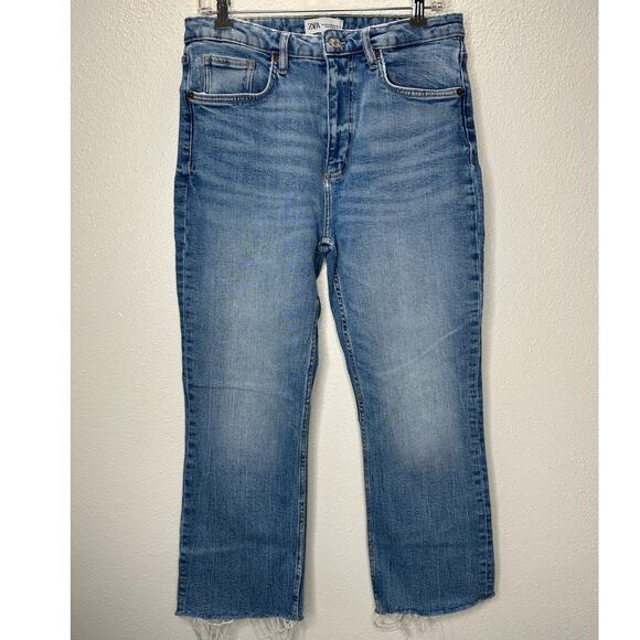 Zara Medium Light Wash Whiskered Raw Hem Mini Flare Leg Midrise Crop Jean 10 - Picture 1 of 12